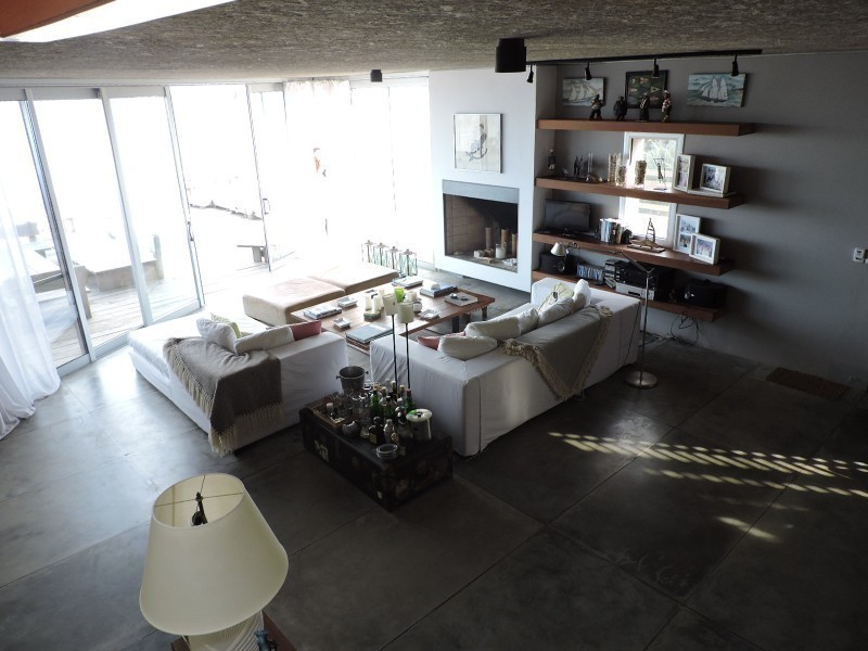 Casa en alquiler sobre el mar 